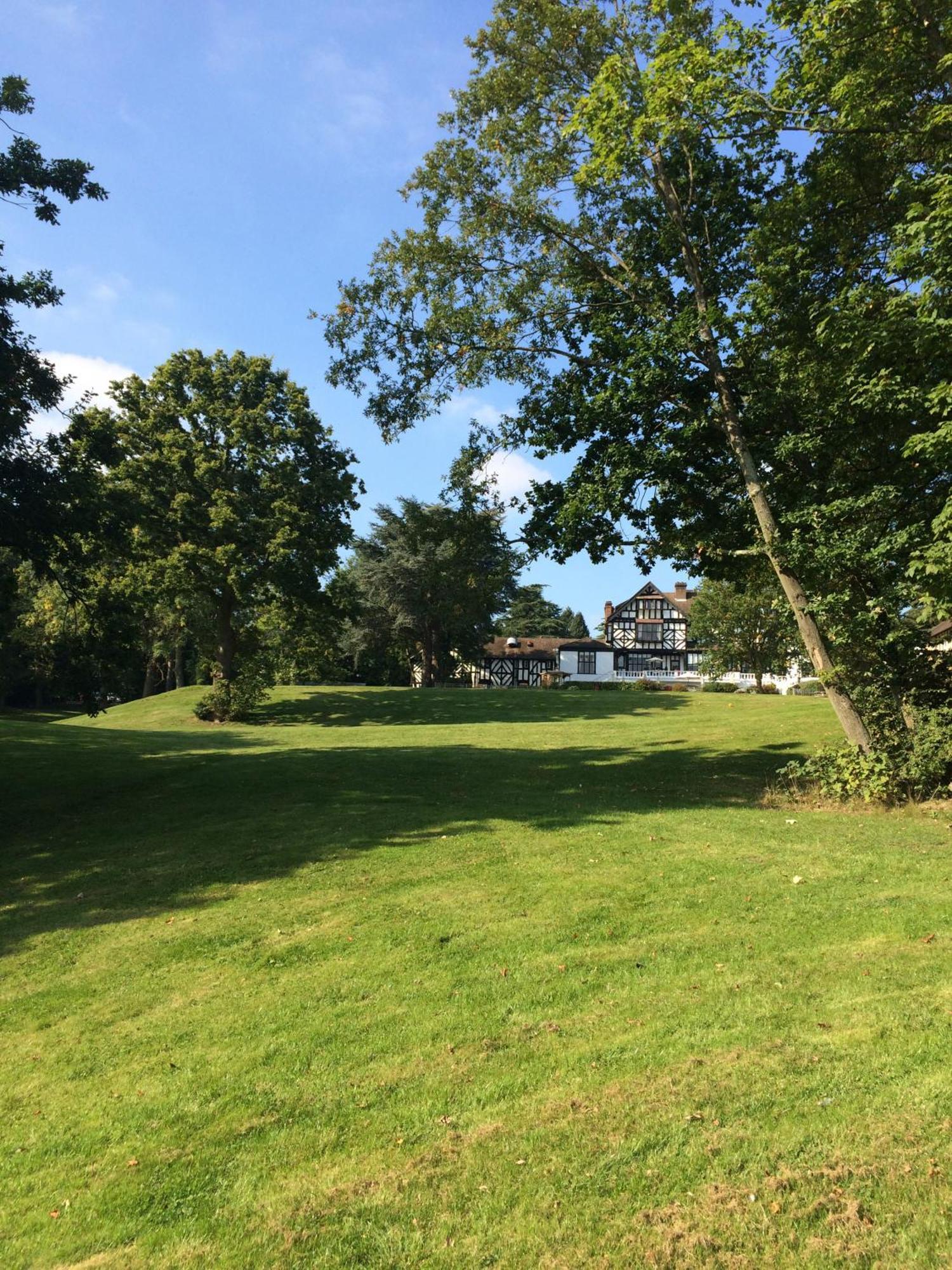 The Manor Elstree Hotel Exterior foto
